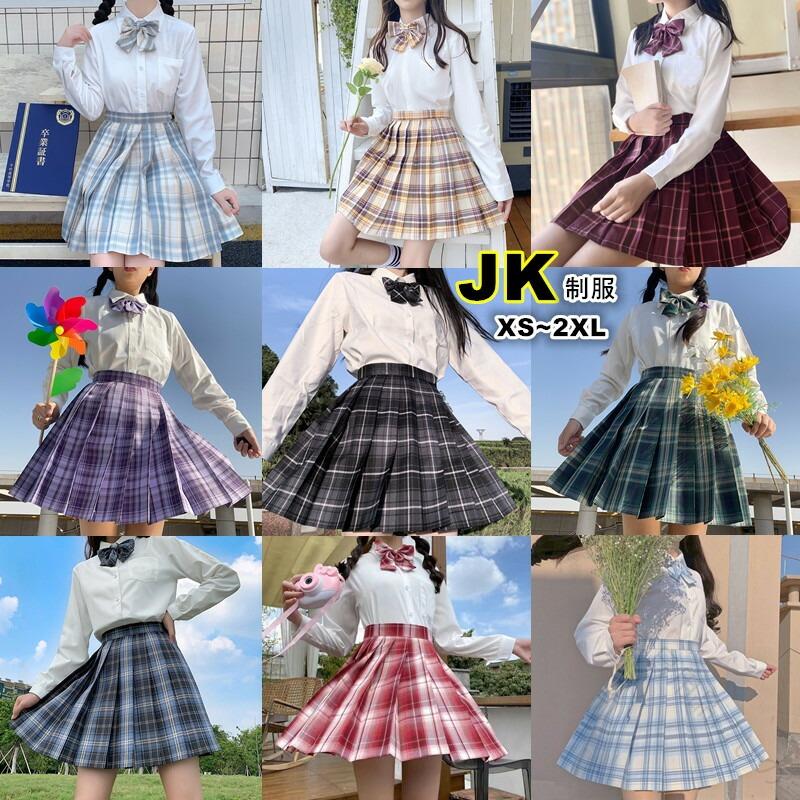 青春を彩るセーラー服 憧れのJKスタイル 学園祭デビュー 卒業式の思い出 清楚な白シャツとプリーツスカート 可愛さ引き立つ蝶ネクタイ フォトジェニックな制服コーデ 制服デートで注目の的 スクールライフを輝かせる