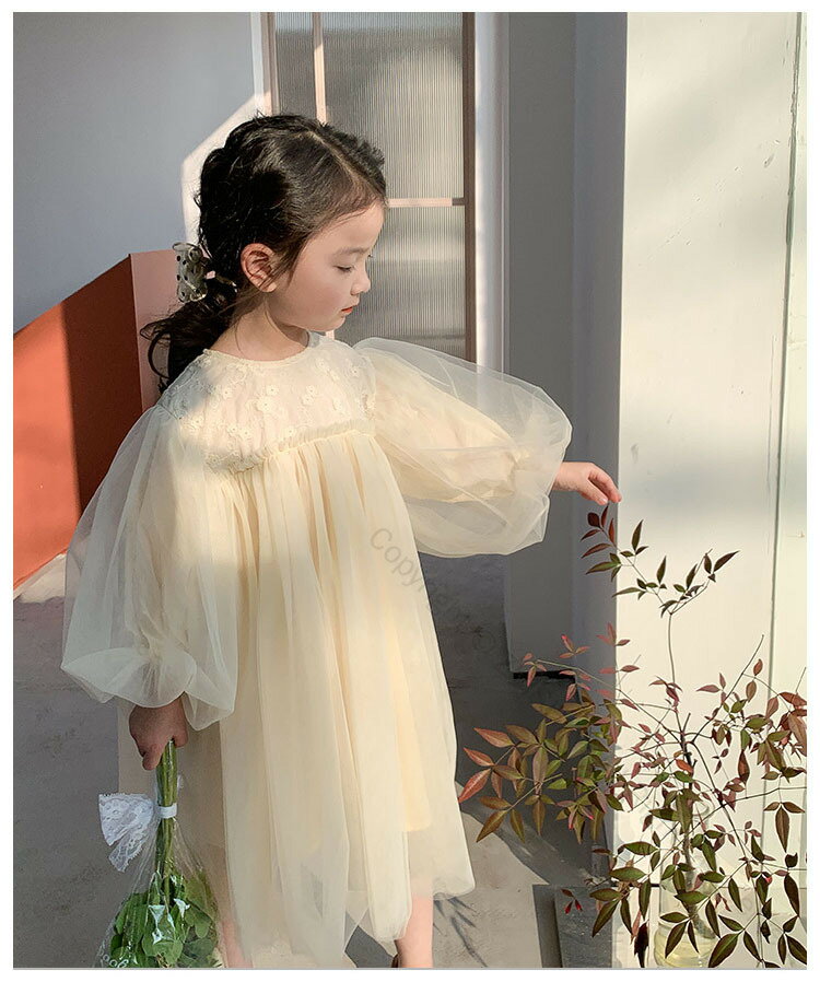 女の子 ワンピース 子供 キッズ ドレス レース フォーマル チュチュ ボリューム感 アイボリー オフホワイト パフスリーブ 長袖 春 夏 秋 チュール 結婚式 リングガール 七五三 発表会 お誕生日 記念撮影 可愛いデザインで特別な日の装いに最適なキッズフォーマルワンピース
