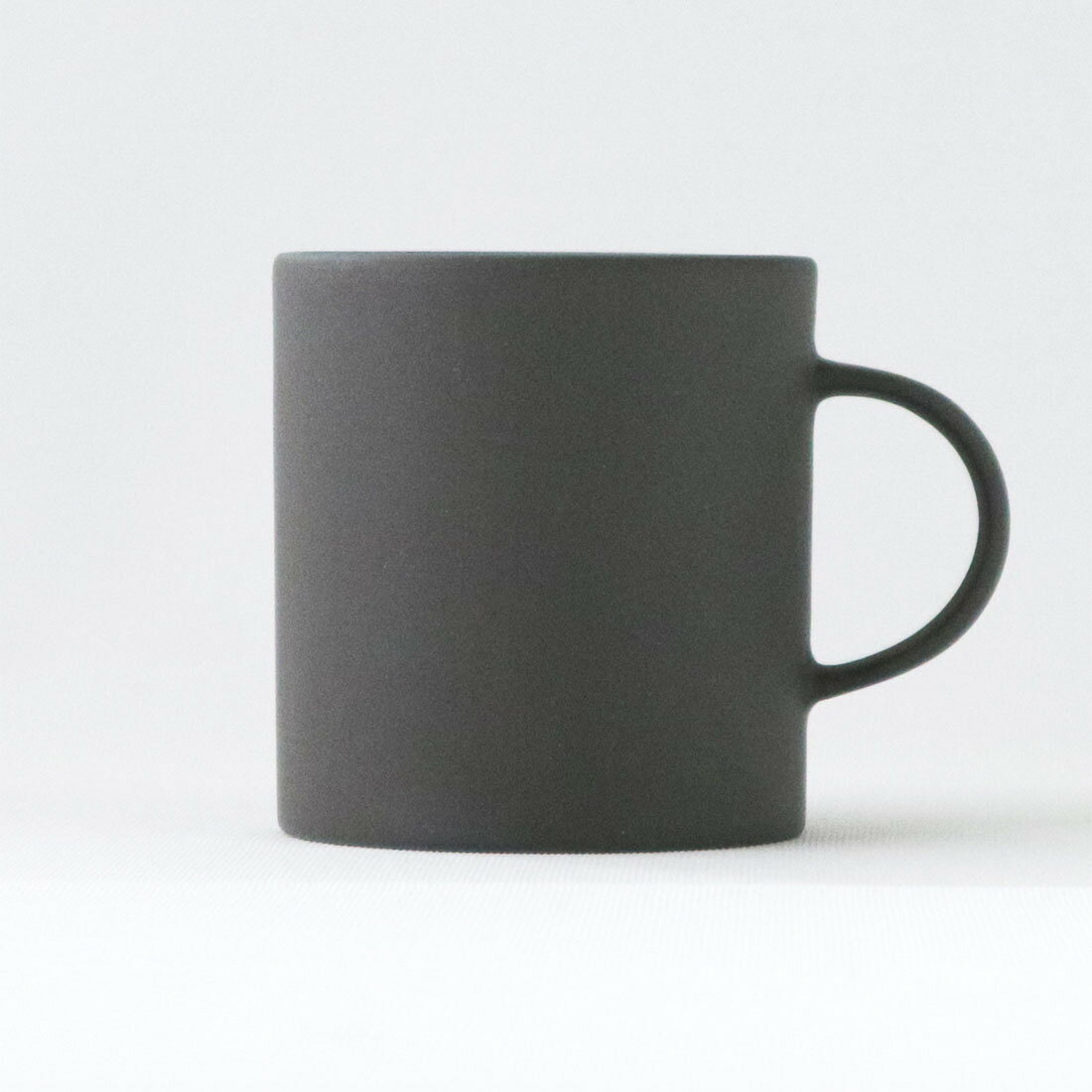 MOHEIM STONEWARE MUG 330 ブラック マグ マグカップ 北欧 ペールトーン マット ギフト 艶消し 御祝い 器 陶磁器