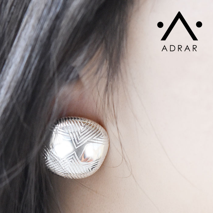 Rakuten - 【待望の最新作】≪ADRAR≫ アドラル ぷっくり スクエア ライン デザイン シルバー スタッズ ピアス ネイティブジュエリー Square Earrings (Silver) レディース ギフト ラッピング