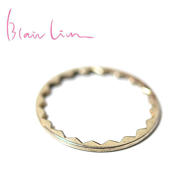 ≪Blair Lim≫ ブレア リム ギザギザデザイン シルバーリング ブランドボックス付き SV925 Simple Saw Tooth Ring (Silver) レディース ギフト ラッピング