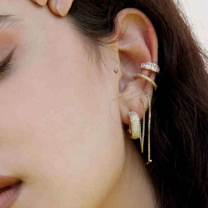 ≪Ettika≫ エティカ 華奢 スレッド チェーン ピアス ゴールド 18金仕上げ SINGLE CHAIN THREADER Earrings (Gold) レディース ギフト ラッピング zuttoholic-10013019 ZUTTOHOLIC サンプル画像3