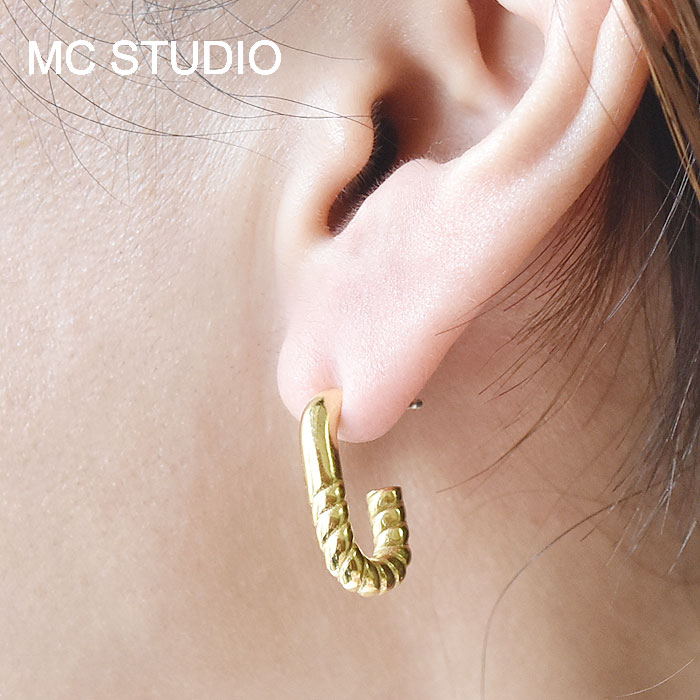 Rakuten - 【待望の最新作】≪MC STUDIO≫ エムシースタジオ ツイスト ロープ 楕円形 オーバル フープ ピアス ゴールド Earrings (Gold) レディース ギフト ラッピング