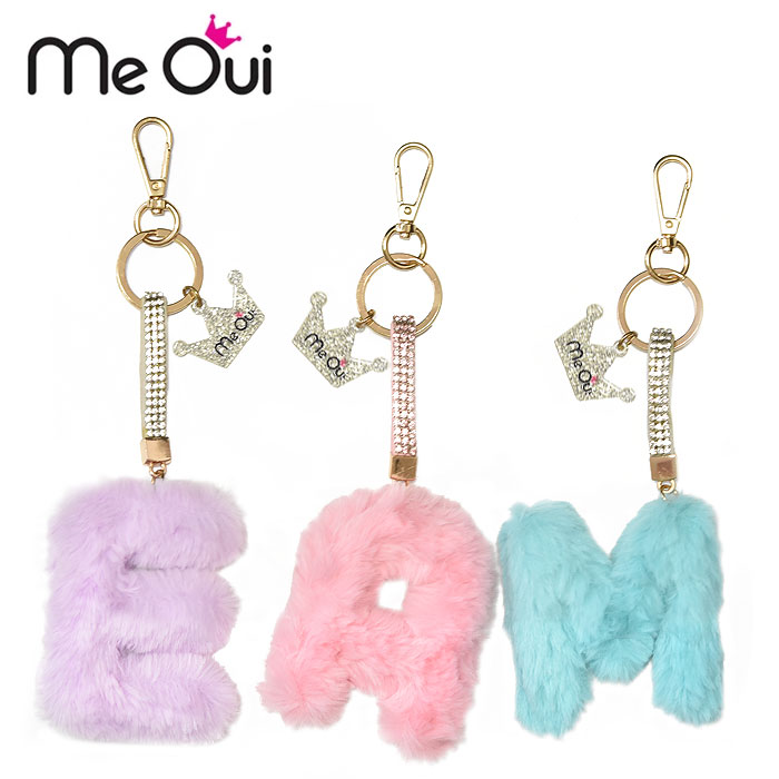 Rakuten - ≪Me Oui≫ ミー ウィー 全3色 ファー ふわふわ もこもこ イニシャル アルファベット 文字 ロゴ チャーム キーホルダー バッグチャーム