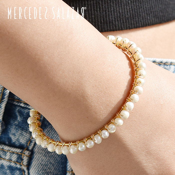 【待望の最新作】≪MERCEDES SALAZAR≫ メルセデス サラザール 小粒 真珠 パール 芥子 ケシパール フープ ピアス Pearl (Gold) レ...
