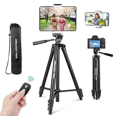 スマホ 三脚 iPadカメラ三脚兼用 130cmタブレット三脚 リモコン付き 一眼フレ 3WAY雲台 360回転 パノラマ撮影 収納袋付き ゴープロ/アクションカメラ等対応 (深い黒) 130cmブランド色深い黒モデル商品説明【商品概要】【スマホ/タブレット用ホルダー・3WAY雲台付き】最大荷重2.5kgまでのスマートフォンやタブレットをクリップでしっかり挟みます。3WAY雲台により、360度パノラマ自由に角度を微調整できます。【軽量デザイン・撮影/配信/インタビュー大活躍】三脚は重さわずか0.5kg、持ち運び便利で、初心者でも簡単に取り付けます。デジタルカメラ、アクションカメラ、GoPro、ネットワークカメラ、ビデオカメラ、canon、Nikon、オリンパス、スマホなどの撮影設備に適用できます。【リモコン遠隔操作・優れた安定性】10メートル以内リモコンで遠隔写真を撮ることができます。頑丈なアルミニウム合金原料を採用し、三脚の足も滑り止めのゴムを付き、持ちやすく軽量、ずれることなく撮影安定性を確保できます。【パッケージ内容・1年】スマホ/タブレット適用するホルダーX1、スマホ/タブレット/GoPro/カメラ適用三脚スタンドX1、ワイヤレスリモコンX1、防水収納袋X1、取り扱い説明書X1。弊社すべて撮影用設備が1年付き、何が不具合でも発生しましたら、アフターサービスまでご連絡ください。ご連絡するには「アカウントサービス」＞「注文履歴」＞「注文」＞「販売元」＞「質問」にてご連絡ください。弊店は発行事業者を登録済みでしたので、領収書の発行及び提供は「領収書PDFをダウンロード」から領収書のPDFダウンロードすることができます。【商品説明】スマホ 三脚 スマホ／タブレット三脚兼用 130cm三脚 クリップ付き ワイヤレスリモコン付き ビデオカメラ 3WAY雲台 360回転 収納袋付き タブレットスタンド/スマホ三脚/アクションカメラ等対応 (深い黒) 130cm【商品詳細】商品種別：家電＆カメラ商品名：スマホ 三脚 iPadカメラ三脚兼用 130cmタブレット三脚 リモコン付き 一眼フレ 3WAY雲台 360回転 パノラマ撮影 収納袋付き ゴープロ/アクションカメラ等対応 (深い黒) 130cm製造元：商品番号：JP-UB-TR51PBK色：深い黒【当店からの連絡】