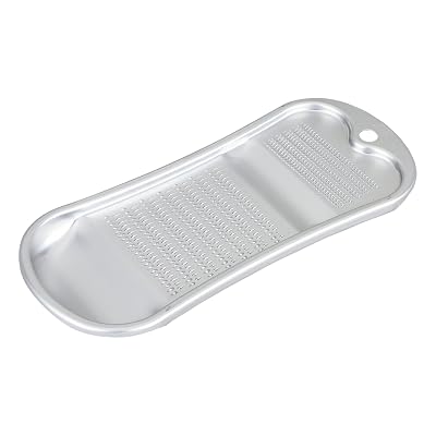 貝印 サビにくい チタン おろし器 ハンドル 付き KITCHEN 日本製 DH8035商品説明【商品説明】style : チタンおろし器サビずに食材の風味を生かすチタン製の日本製おろし器です。サイズ:270×92×15mm 重量:96g素材・材質:刃部=チタン合金、本体=ABS樹脂(耐熱温度80度)生産国:日本 食洗機対応:×ブランド:貝印( CORPORATION)style : コンパクトおろし器(受け皿付)こだわりの目立て＆斜めのプレート面でおろしやすい。おろし具合がひと目でわかる透明の受け皿付き。サイズ：おろし器＝240×94×2.1mm、受け皿＝180×94×50mm　重量：おろし器＝50g、受け皿＝118g素材・材質：おろし器＝ABS樹脂、受け皿（本体）＝AS樹脂、滑り止め＝シリコーンゴム生産国：日本　食洗機：使用可能　セット内容：おろし器、受け皿style : アルミおろし器うすくて軽いシンプルな日本製のアルミおろし器です。サイズ:230×95×20mm 重量:58g素材・材質:アルミニウム(アルマイト加工)生産国:日本 食洗機対応:×ブランド:貝印( CORPORATION)