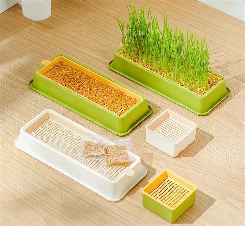 無土栽培なので有害物質の心配もなく簡単に植えられます。水を加えるだけで数日以内に植物が成長するのを観察してください。 水替えや草刈りがしやすいように、段差をつけたデザインになっています。植物を取り出して直接水を加えることができ、非常に便利で。大容量のシャーシを備えており、大量の水を保存できます。散水の回数を減らし。 高品質のABS製で、安全で耐久性があります。下に水を保持するトレイを備えた水耕栽培の猫草ボックスは、発芽を促進するために種子に十分な水分と栄養を確実に与えます。種子の間で重ならないように、プレート上に均等に配置します。 水耕栽培の猫草に使用し、毛の吐き出し、腸の蠕動運動の促進、微量元素の補給に使用できます。 また、作物（小麦若葉、緑豆など）の発芽にも使用できます。