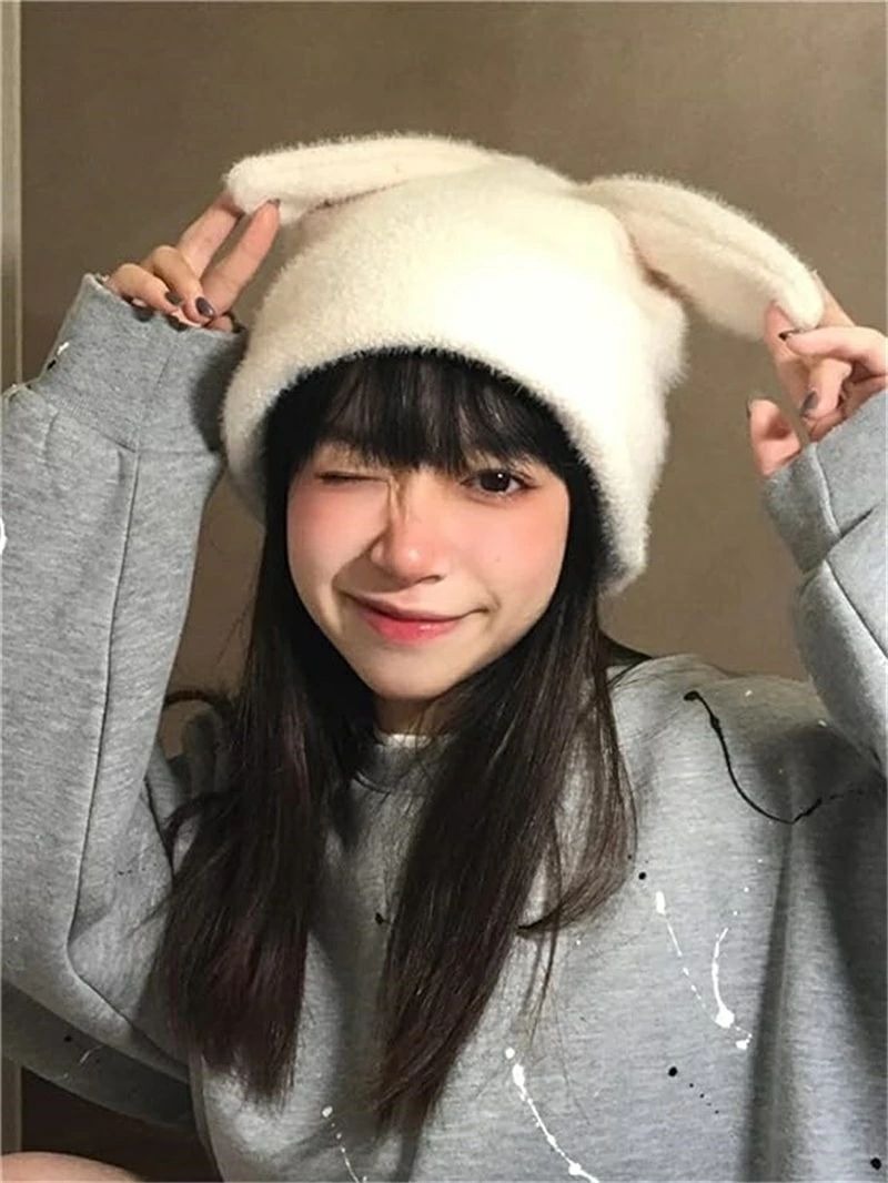 ミソラ雑貨屋のうさぎ帽子 耳が動く 着ぐるみキャップ ふわふわ モコモコ 兎耳 月子帽 動物コスプレ 秋 冬 暖かい 女の子 ぬいぐるみ ふわふわ カップル 防寒帽子 レディース かわいい ファッション｜アングル3