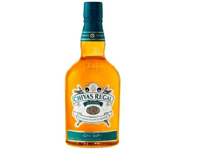 見た目に反して飲みやすい シーバスリーガル12年 の種類とおすすめの飲み方 Macaroni 見た目に反して飲みやすい シーバスリーガル12年 の種類とおすすめの飲み方 Macaroni